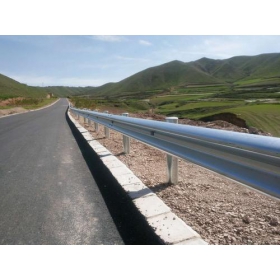 玉树藏族自治州公路波形护栏工程